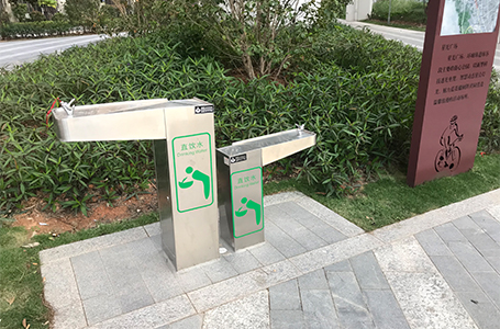 城市广场户外直饮水台安装